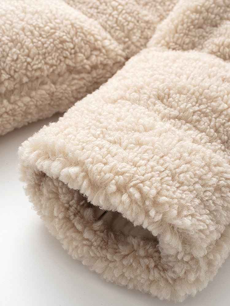 Jaqueta Puffer Cropped de Pelúcia Off White – Dalida