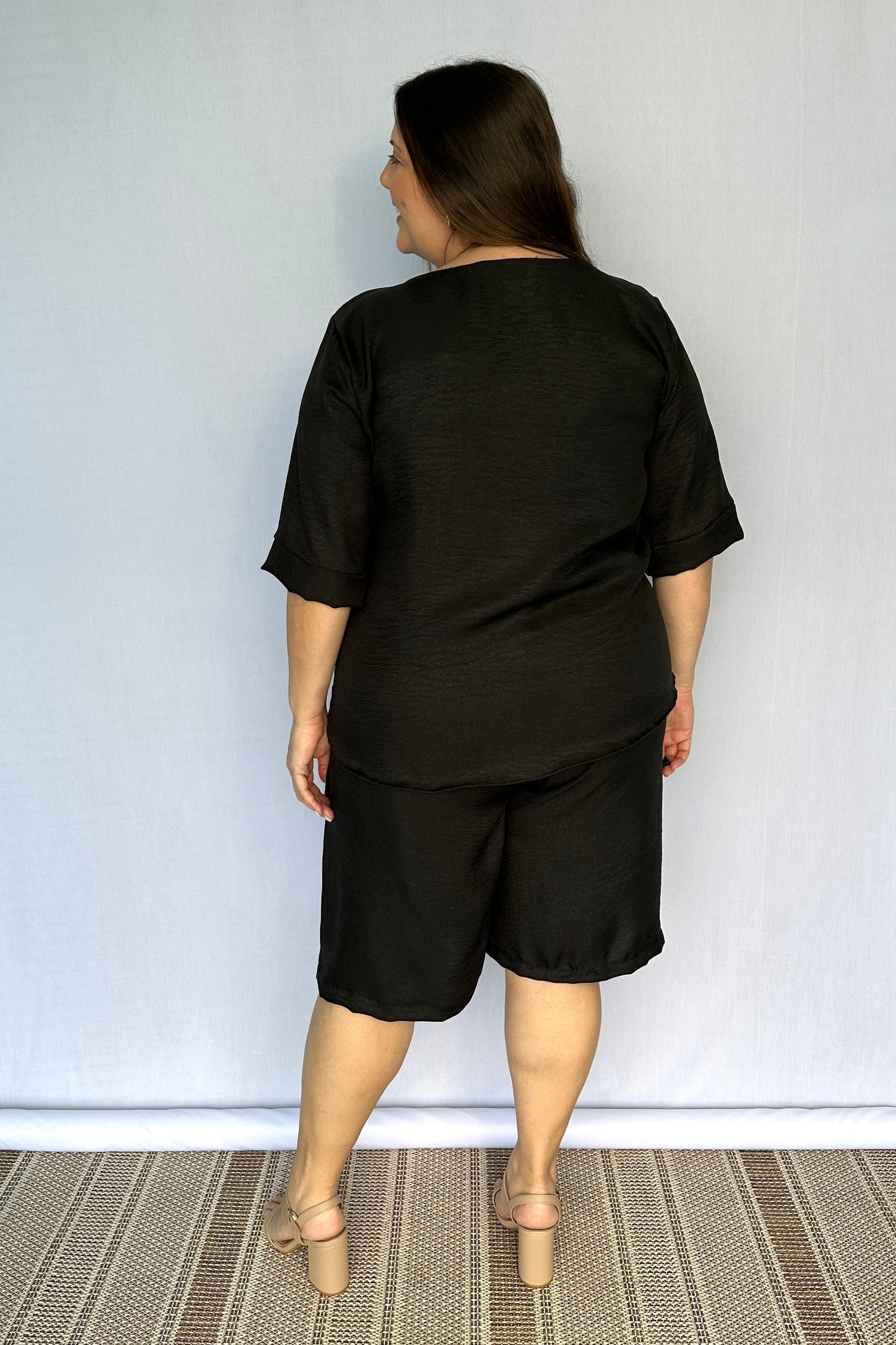 Conjunto Dulce – Blusa Oversized e Bermuda com Bolsos em Linho Light