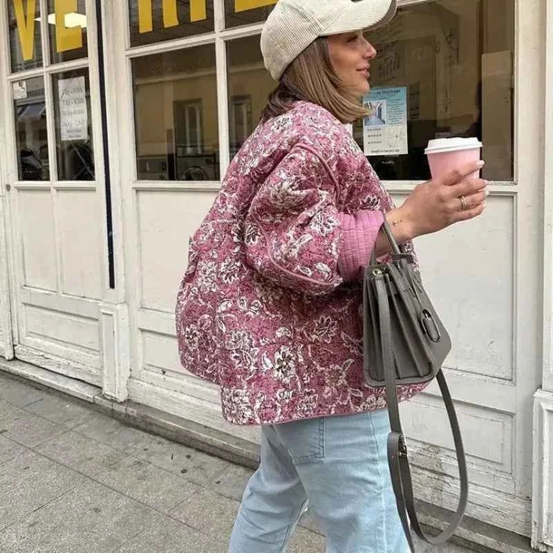 Jaqueta Matelassê Floral com Gola Redonda – Mist