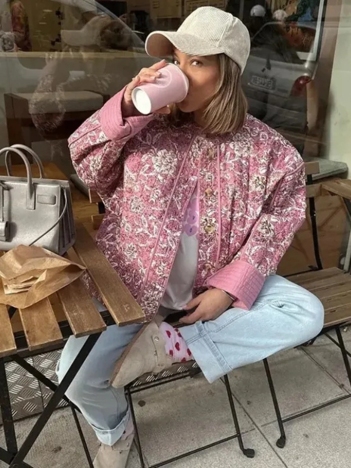 Jaqueta Matelassê Floral com Gola Redonda – Mist