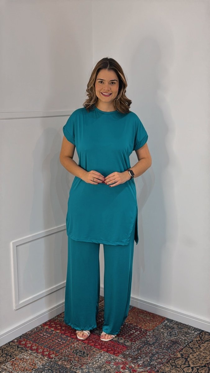 Conjunto Califórnia - Túnica Longa com Fenda Lateral e Calça Pantalona em Malha Confort