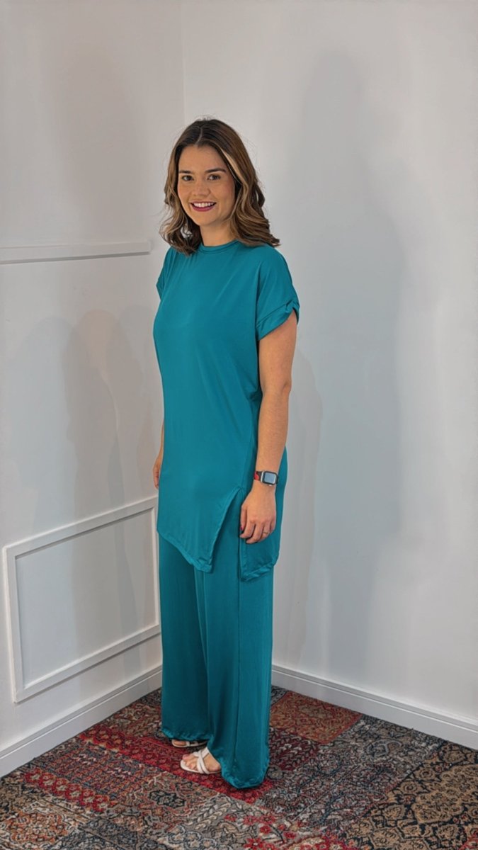 Conjunto Califórnia - Túnica Longa com Fenda Lateral e Calça Pantalona em Malha Confort