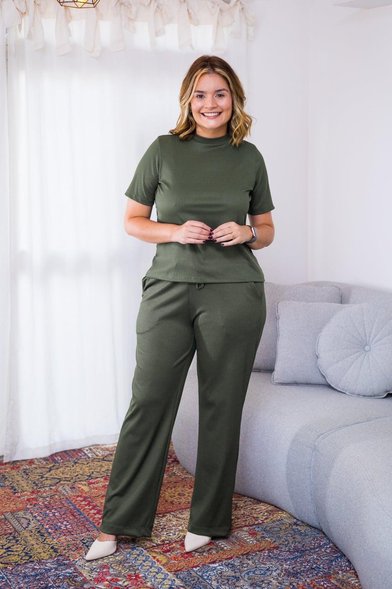 Conjunto Elizabeth - Calça Pantalona em Malha Canelada