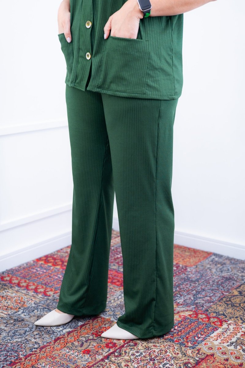 Conjunto Itália - Em Malha Canelada com Colete de Botões e Calça Pantalona