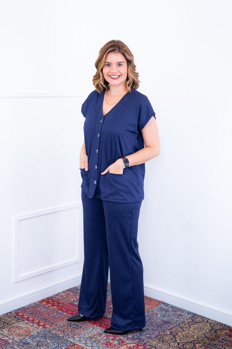 Conjunto Itália - Em Malha Canelada com Colete de Botões e Calça Pantalona