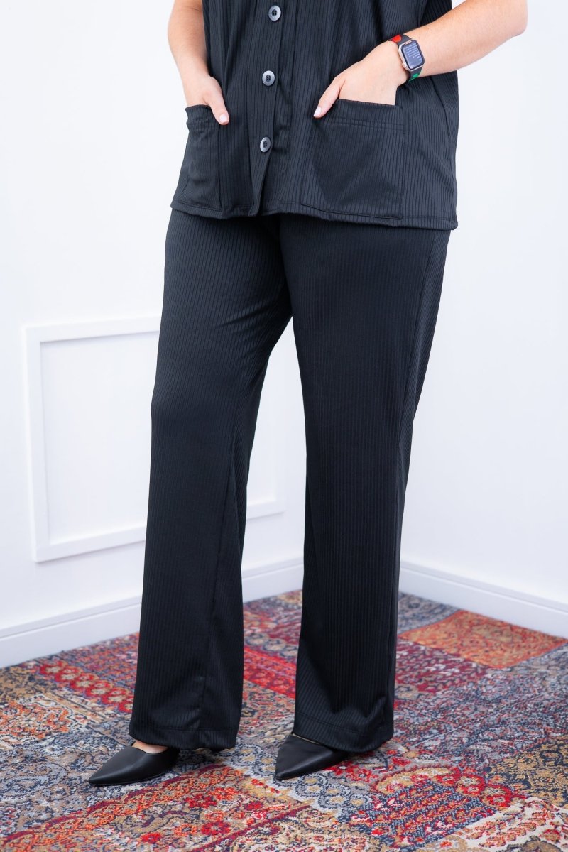 Conjunto Itália - Em Malha Canelada com Colete de Botões e Calça Pantalona