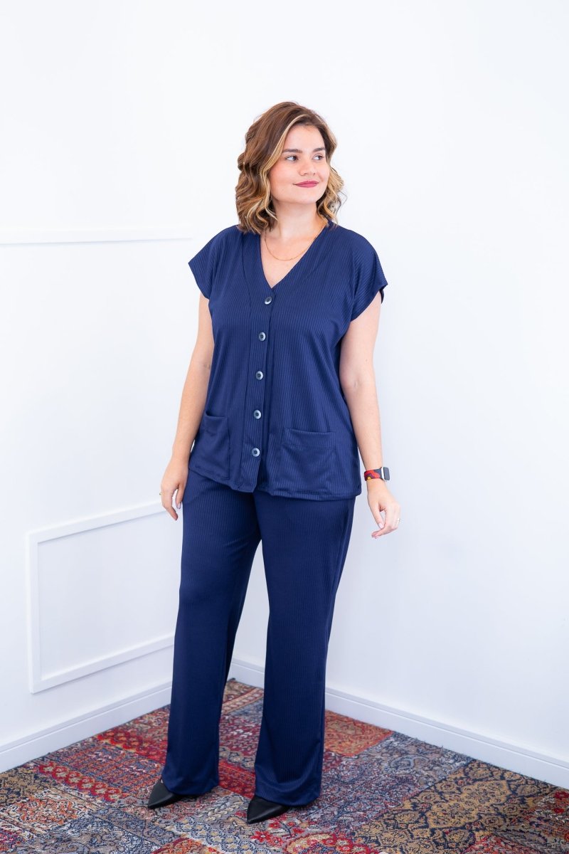 Conjunto Itália - Em Malha Canelada com Colete de Botões e Calça Pantalona