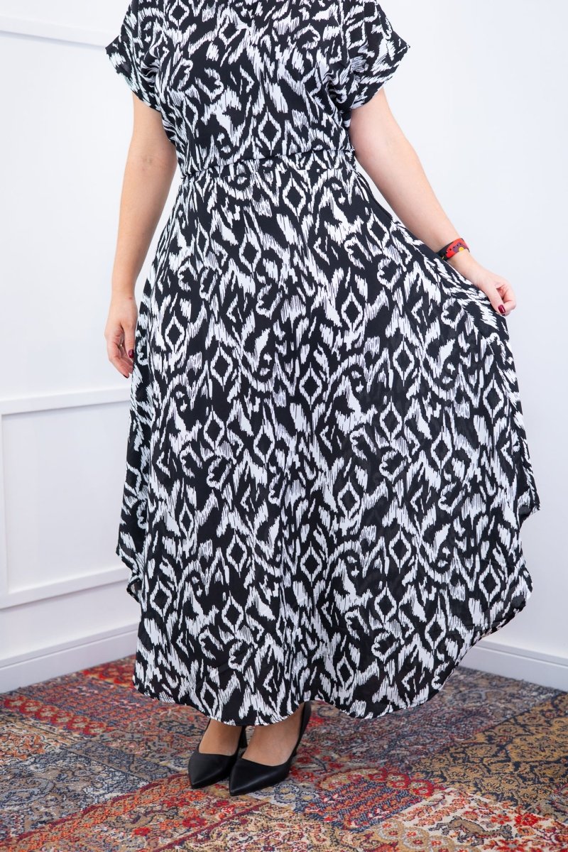 Conjunto Rio – Saia Longa e Blusa com Decote V em Crepe com Caimento Fluido