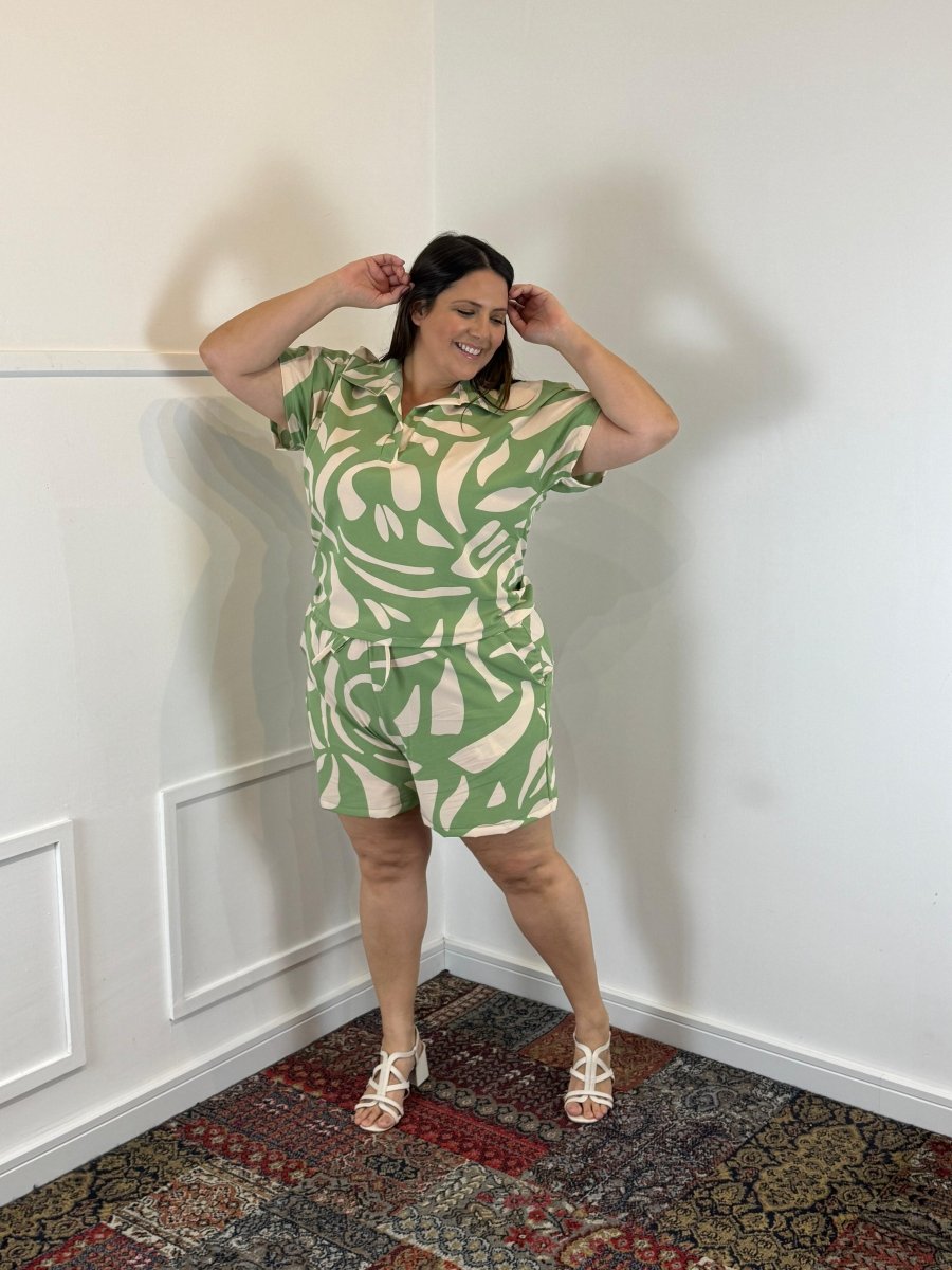 Conjunto Salvador – Bermuda e Blusa em Crepe com Estampa Geométrica