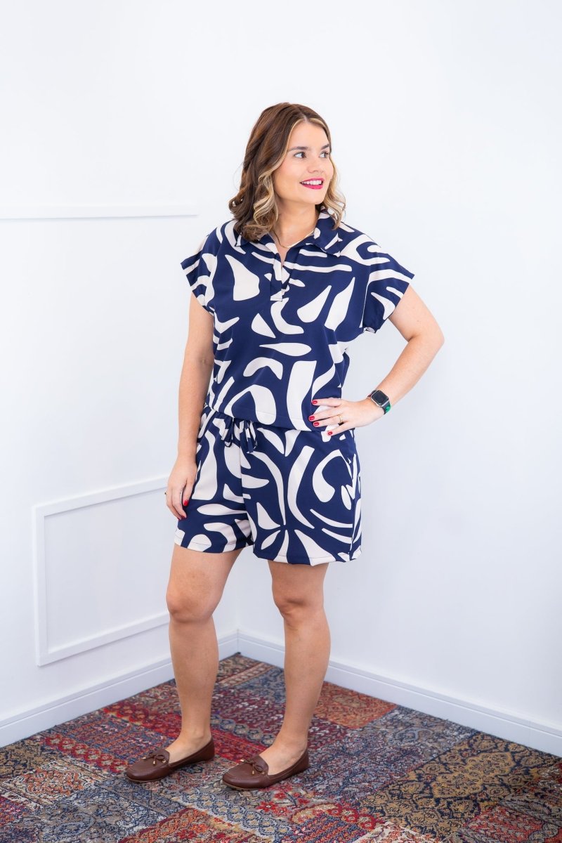 Conjunto Salvador – Bermuda e Blusa em Crepe com Estampa Geométrica