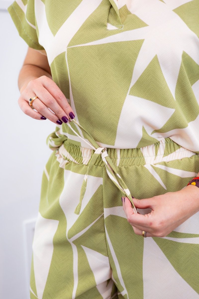 Conjunto Salvador – Bermuda e Blusa em Crepe com Estampa Geométrica