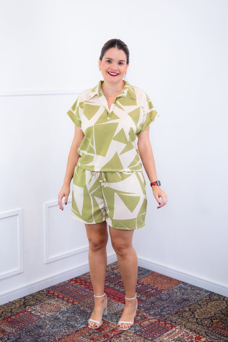 Conjunto Salvador – Bermuda e Blusa em Crepe com Estampa Geométrica