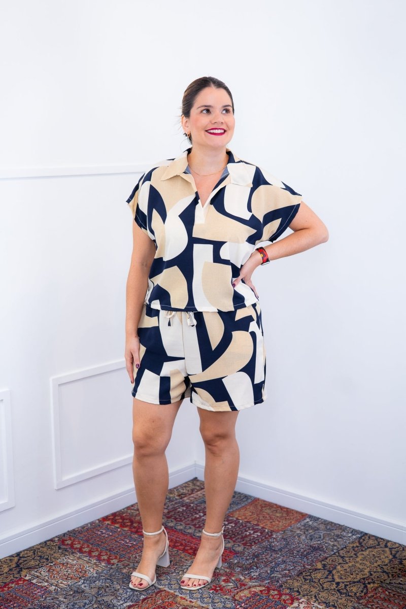 Conjunto Salvador – Bermuda e Blusa em Crepe com Estampa Geométrica