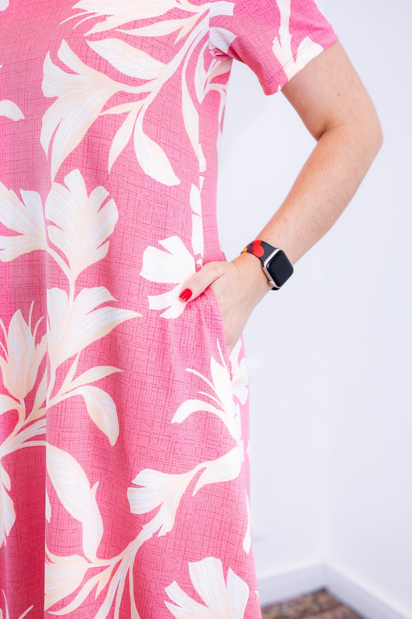 Vestido Sara - Malha Confort Deluxe Midi com Mangas e Bolsos