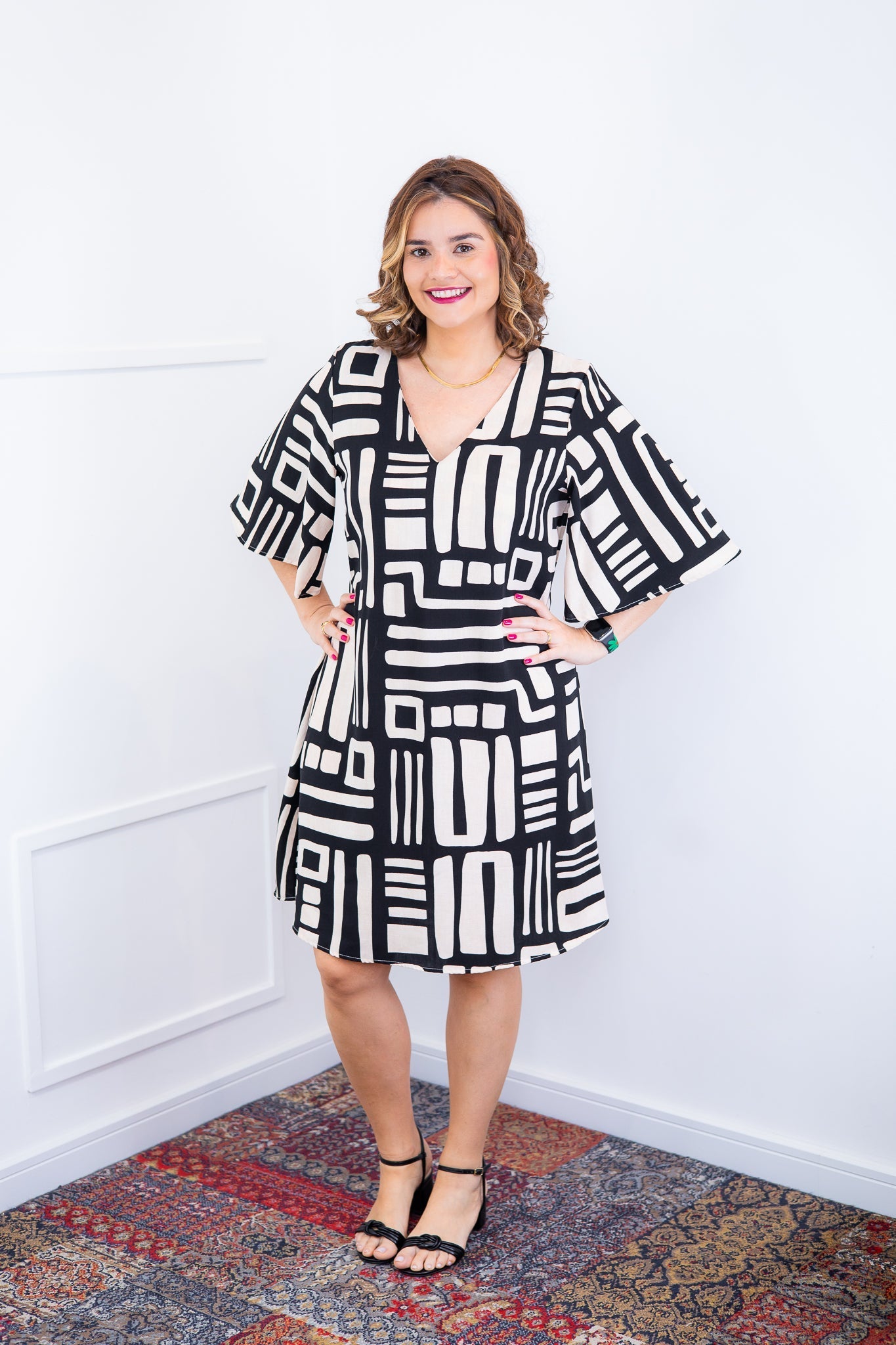 Vestido Sabrina - Decote V Manga Morcego em Viscolinho