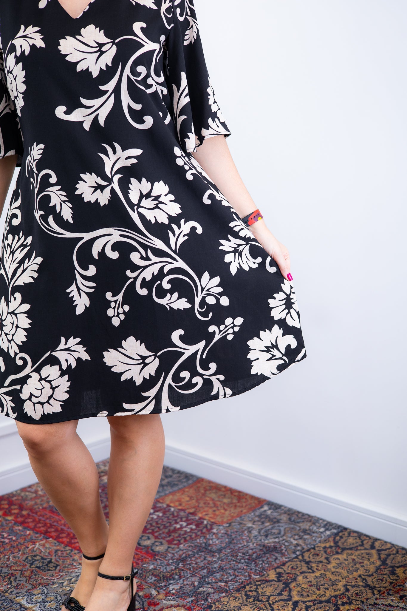 Vestido Sabrina - Decote V Manga Morcego em Viscolinho