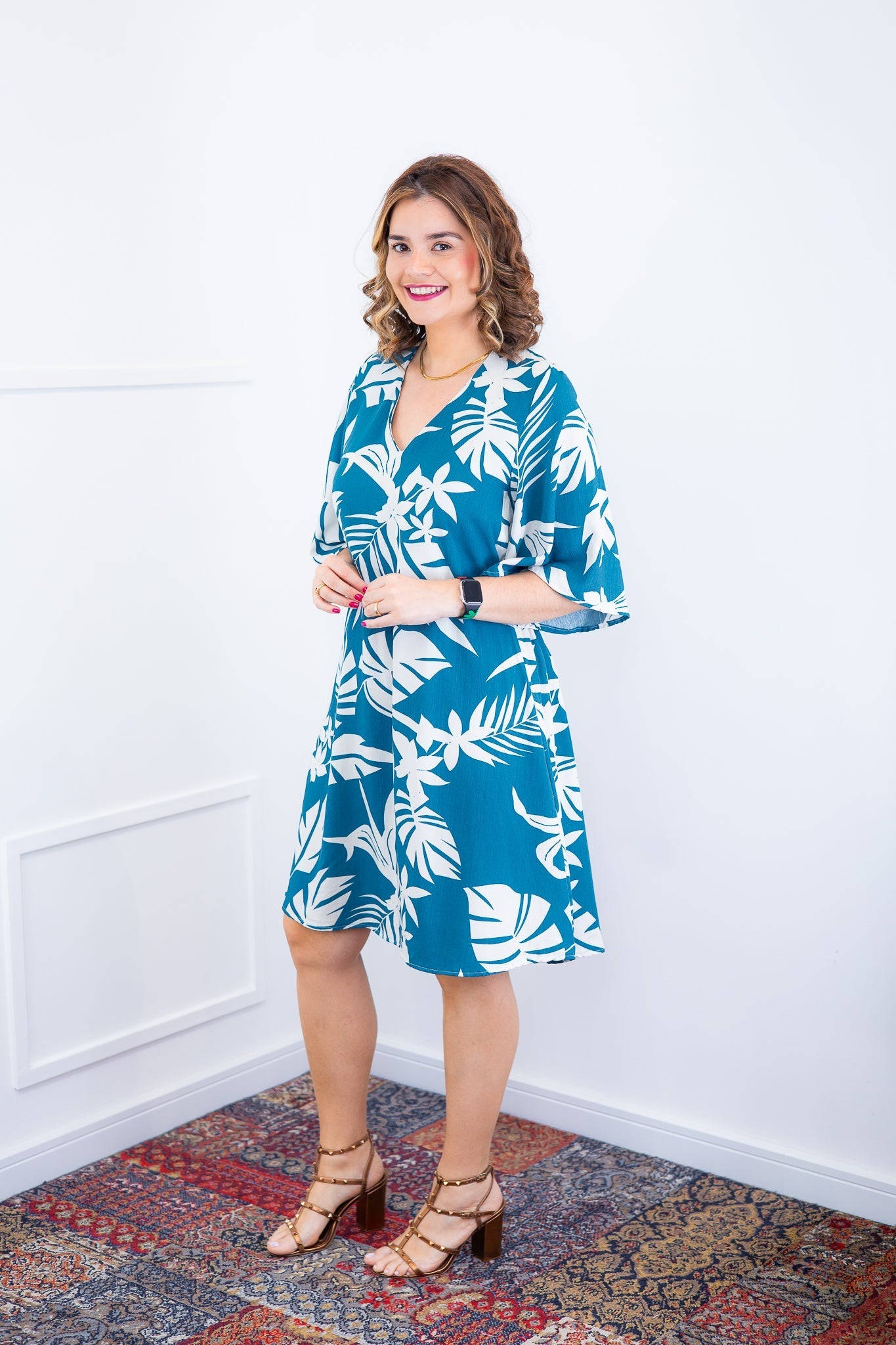 Vestido Sabrina - Decote V Manga Morcego em Viscolinho