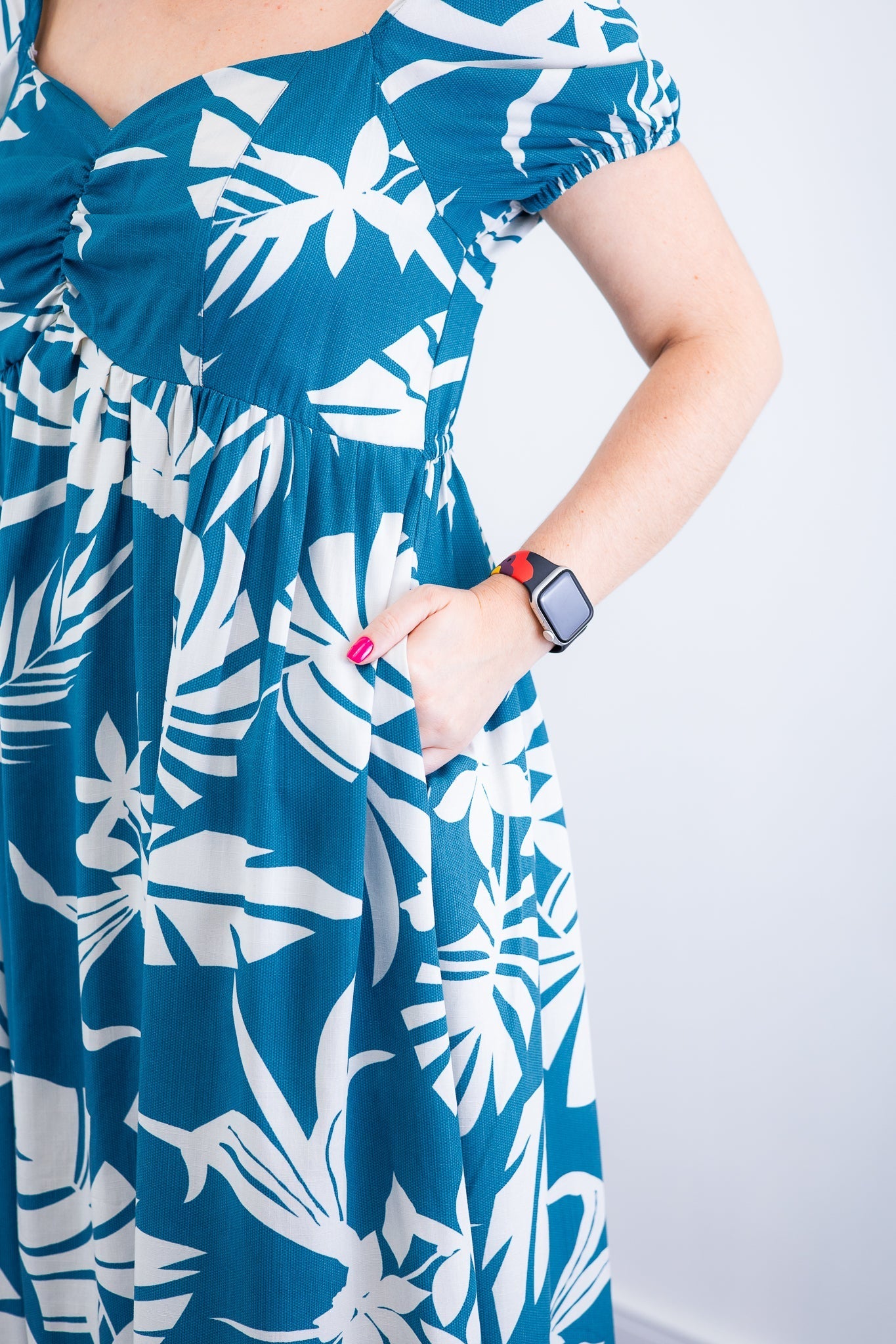 Vestido Longo Cecília – Manga Ciganinha em Viscolinho com Bolsos Laterais