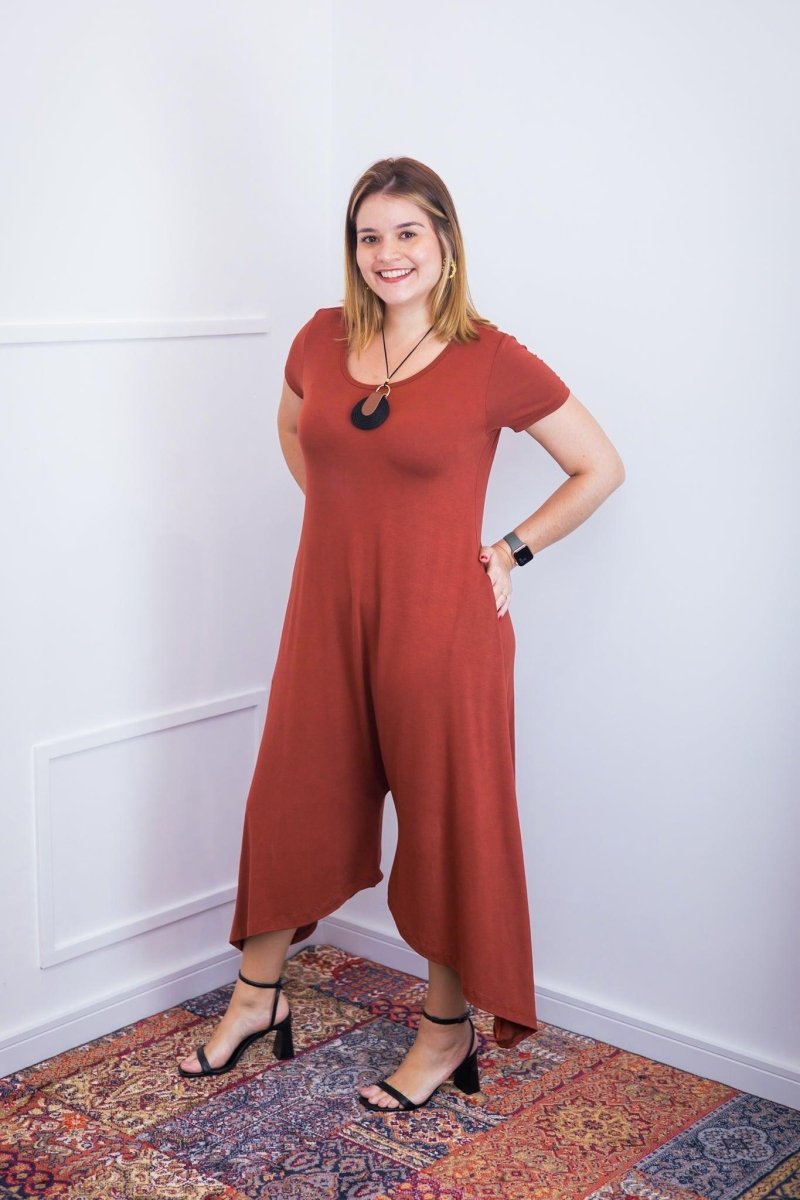 Macacão Origem - Gola Redonda com Barra Triangular em Viscolycra