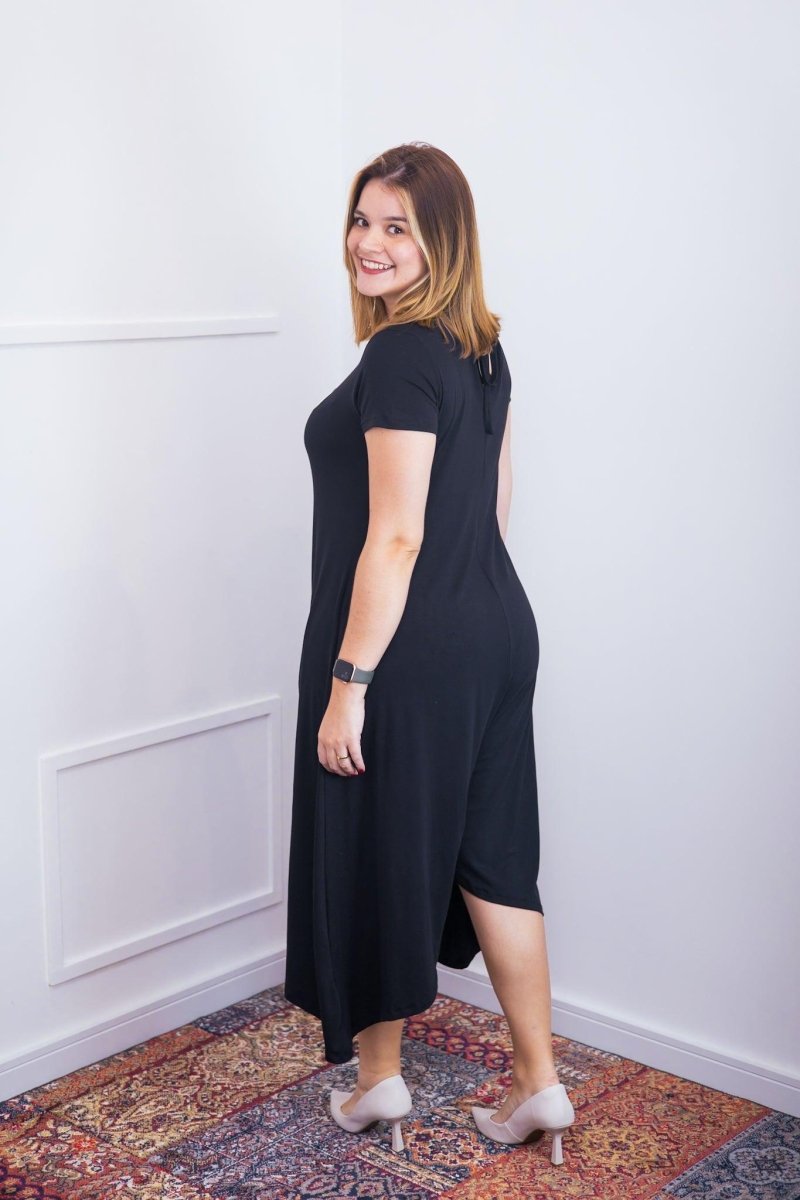 Macacão Origem - Gola Redonda com Barra Triangular em Viscolycra