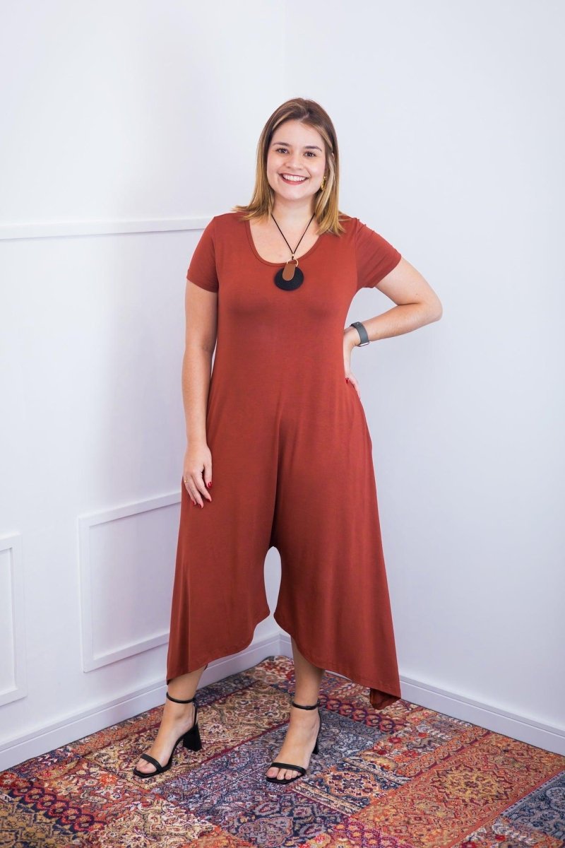 Macacão Origem - Gola Redonda com Barra Triangular em Viscolycra