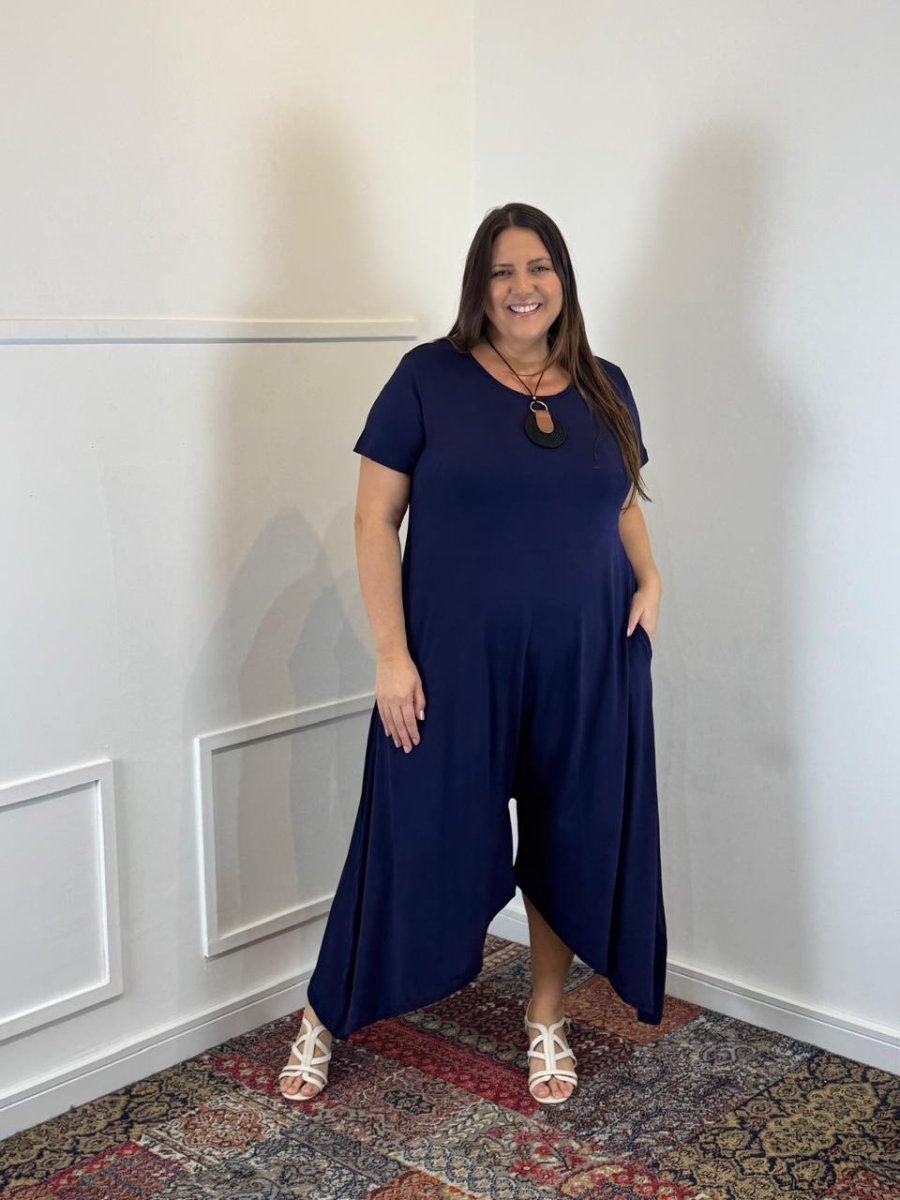 Macacão Origem - Gola Redonda com Barra Triangular em Viscolycra