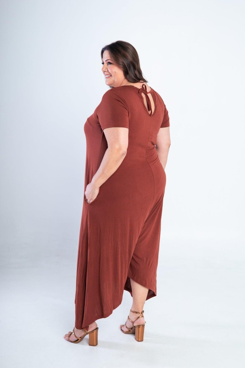 Macacão Origem - Gola Redonda com Barra Triangular em Viscolycra