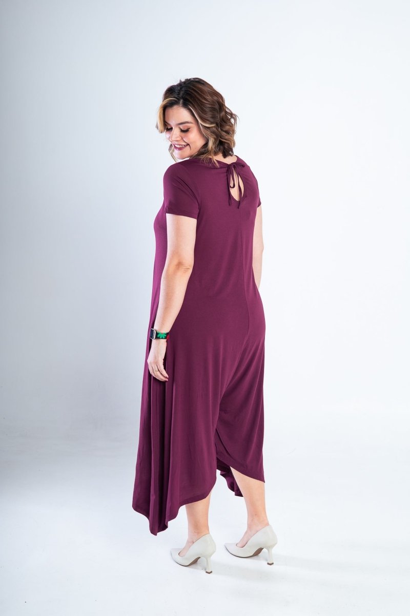 Macacão Origem - Gola Redonda com Barra Triangular em Viscolycra