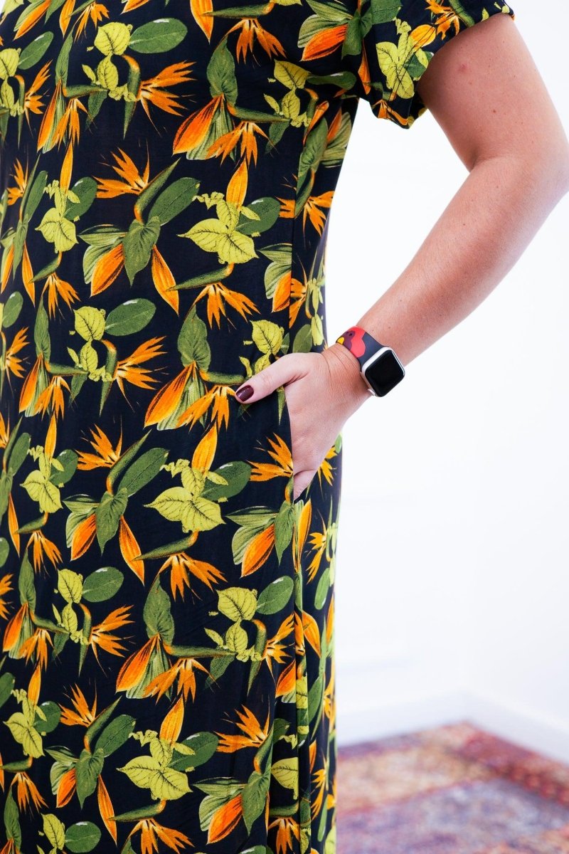 Vestido Antonella – Decote V com Fendas Laterais em Malha Confort