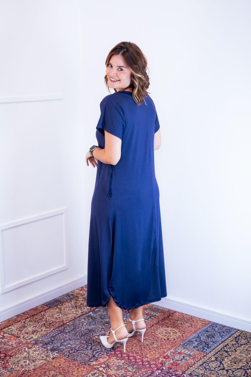 Vestido Antonella – Decote V com Fendas Laterais em Malha Confort