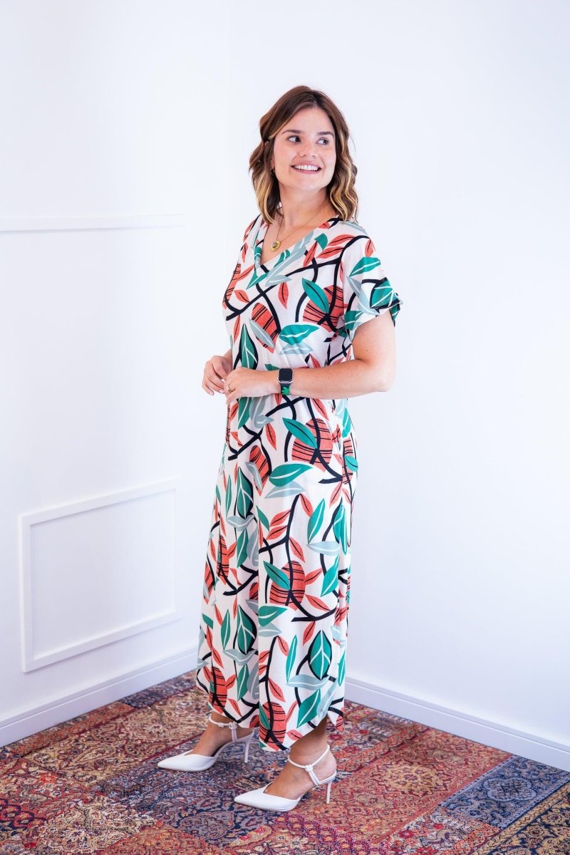 Vestido Antonella – Decote V com Fendas Laterais em Malha Confort