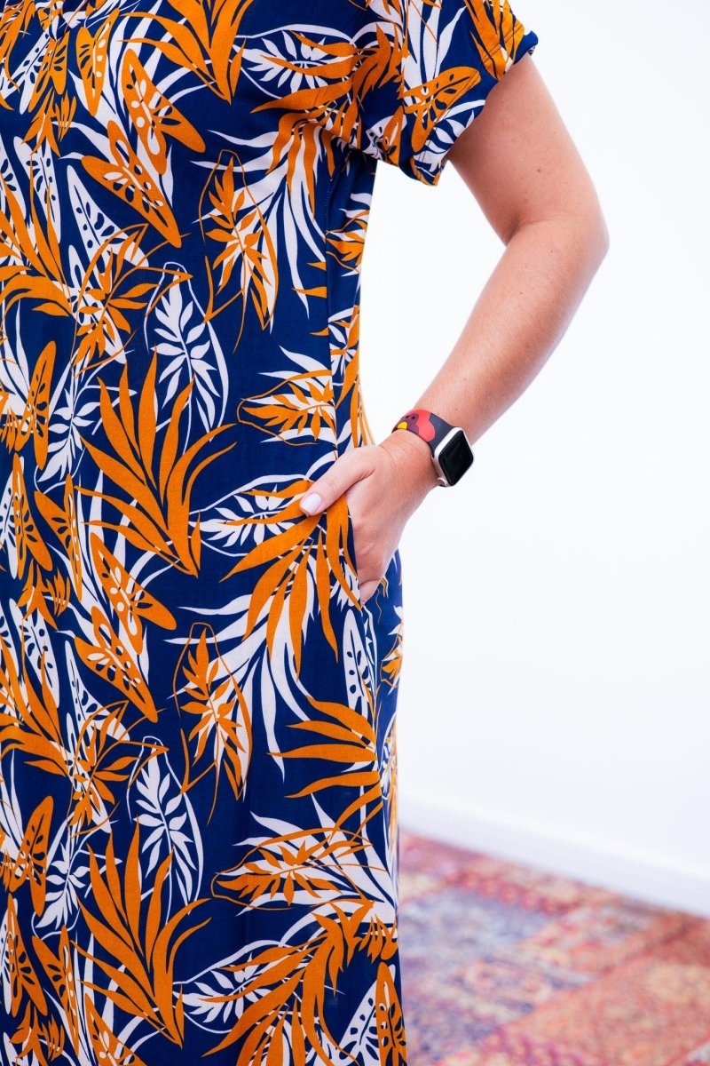 Vestido Antonella – Decote V com Fendas Laterais em Malha Confort