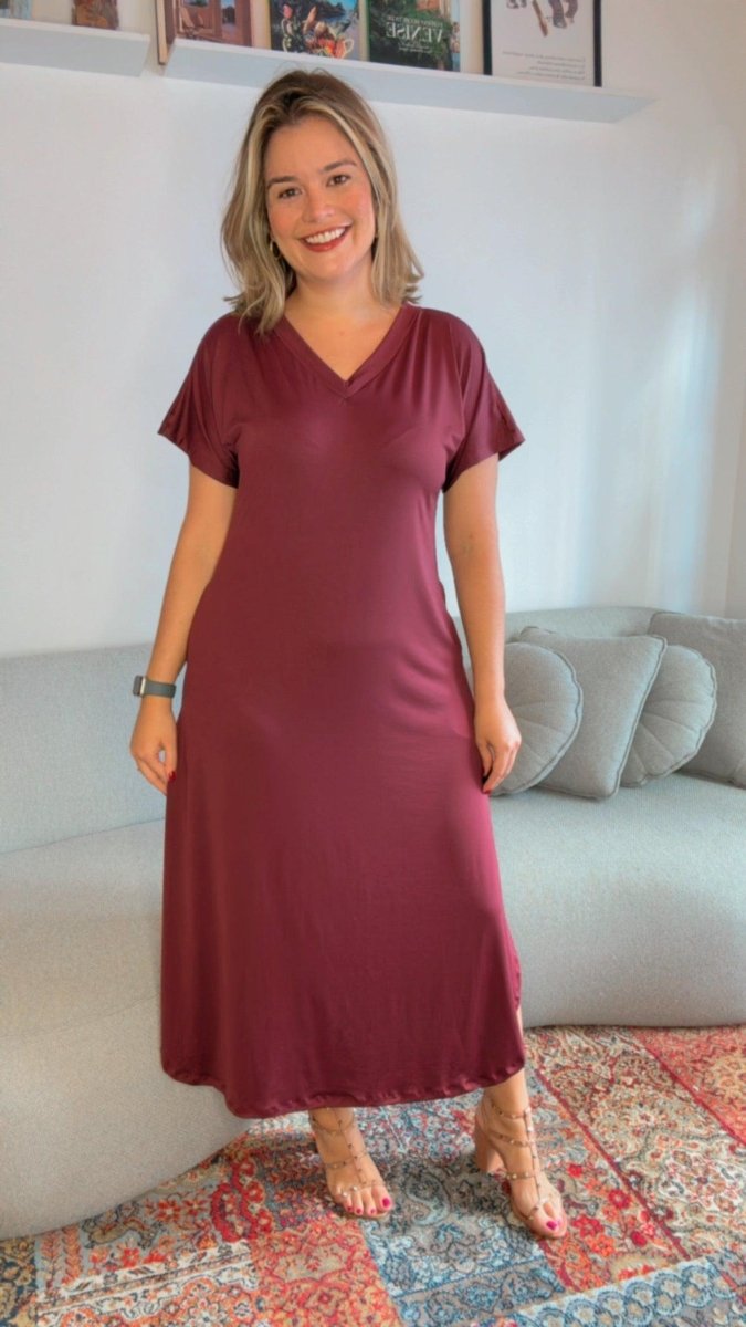 Vestido Antonella – Decote V com Fendas Laterais em Malha Confort