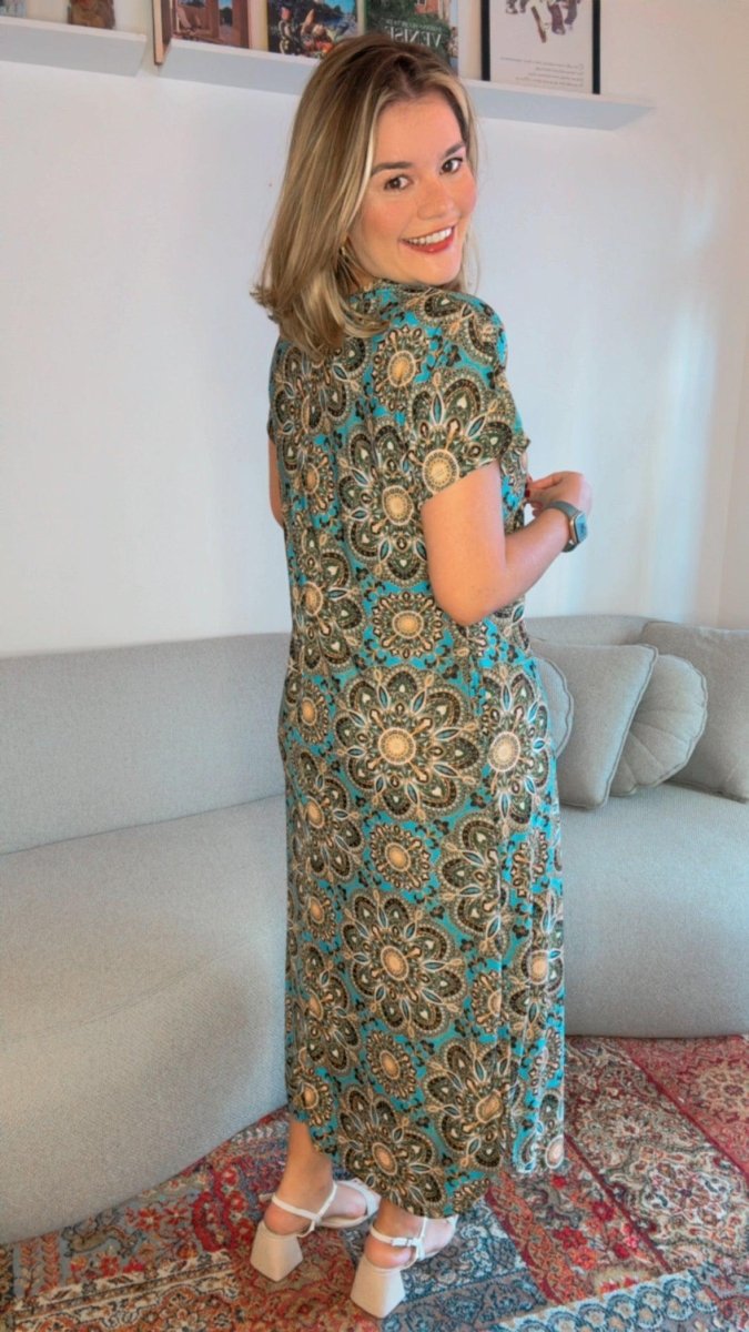 Vestido Antonella – Decote V com Fendas Laterais em Malha Confort