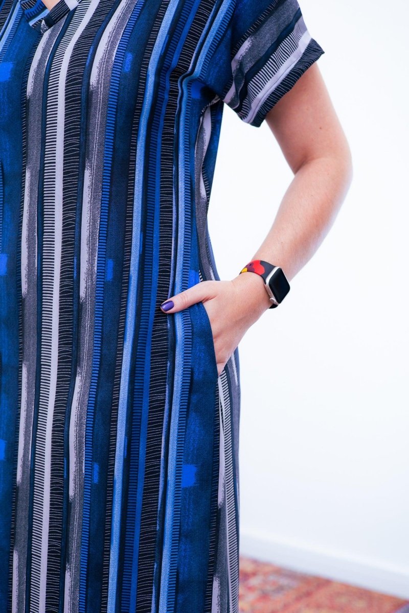 Vestido Antonella – Decote V com Fendas Laterais em Malha Confort