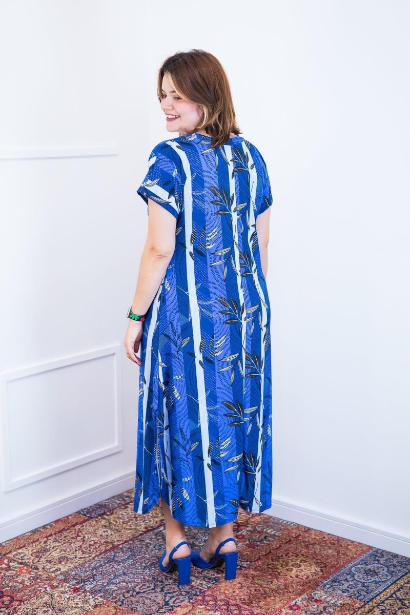 Vestido Antonella – Decote V com Fendas Laterais em Malha Confort