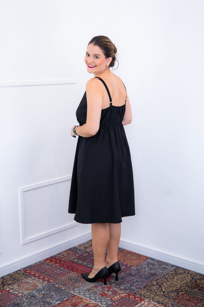 Vestido Malu – Alça Ajustável em Viscose Marrant com Saia Evasê e Bolsos