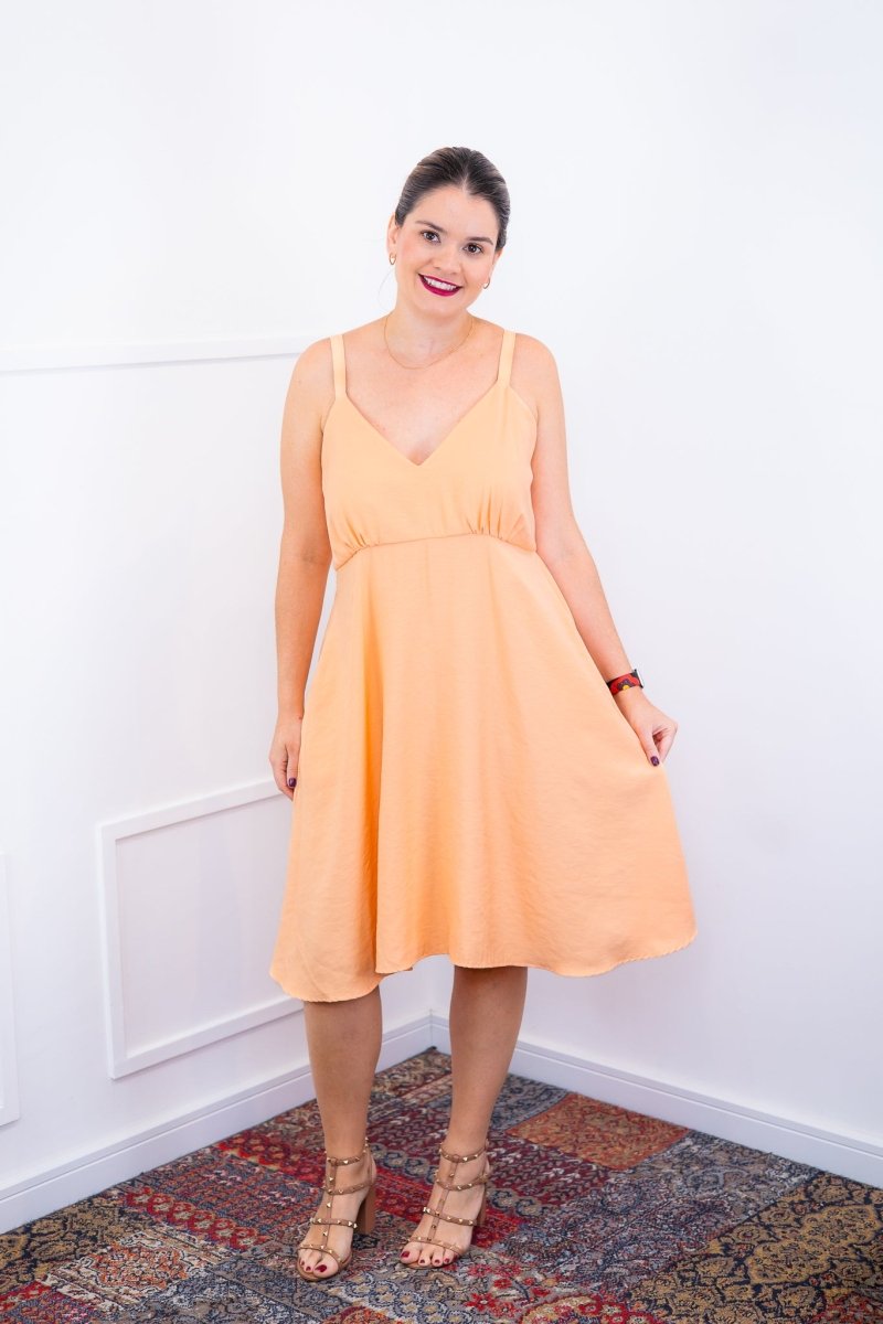 Vestido Malu – Alça Ajustável em Viscose Marrant com Saia Evasê e Bolsos