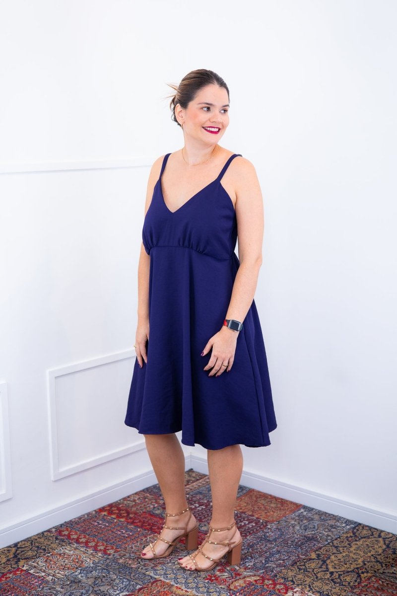 Vestido Malu – Alça Ajustável em Viscose Marrant com Saia Evasê e Bolsos