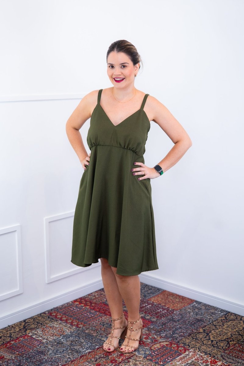 Vestido Malu – Alça Ajustável em Viscose Marrant com Saia Evasê e Bolsos