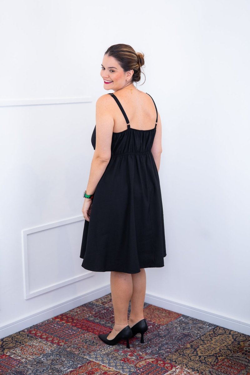 Vestido Malu – Alça Ajustável em Viscose Marrant com Saia Evasê e Bolsos