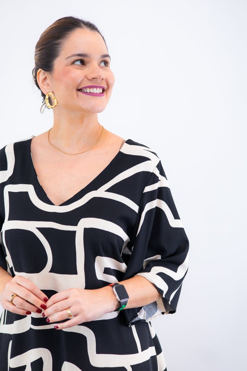 Vestido Sabrina - Decote V Manga Morcego em Viscolinho