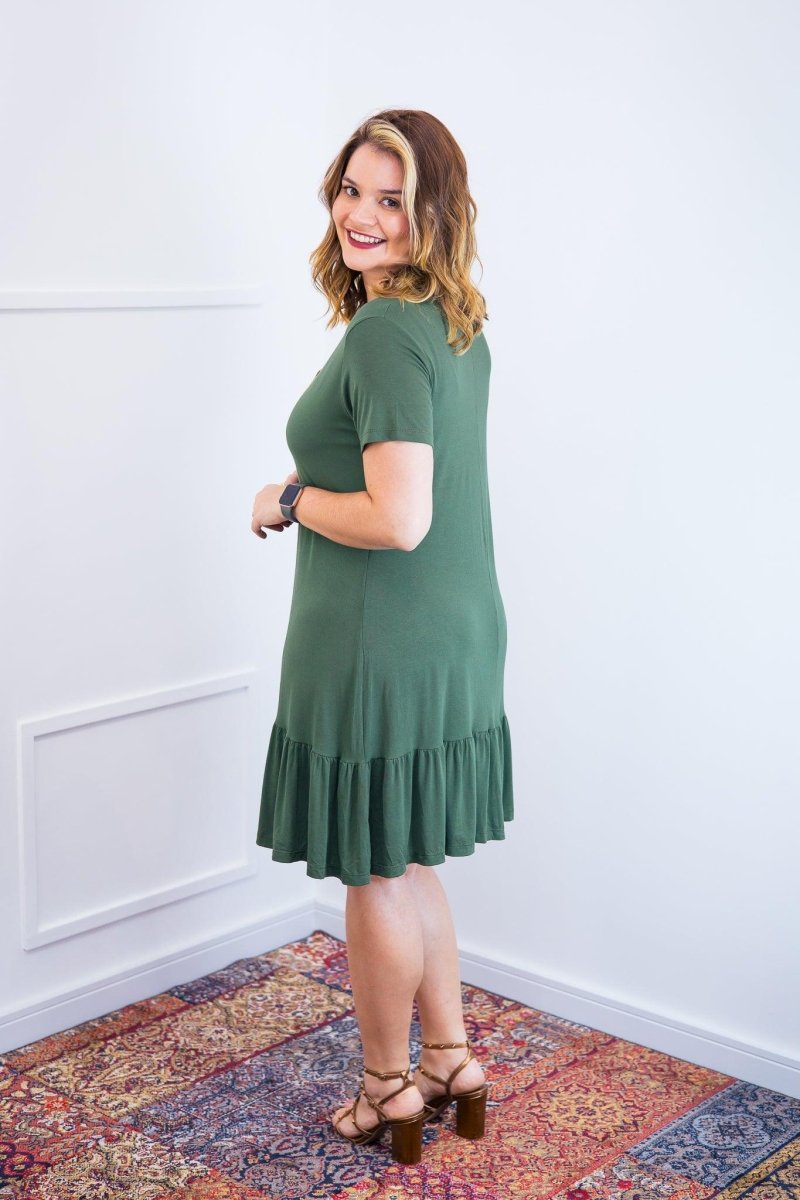 Vestido Verona - Babado Gola V e Manga Curta