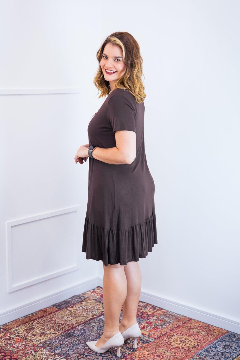 Vestido Verona - Babado Gola V e Manga Curta