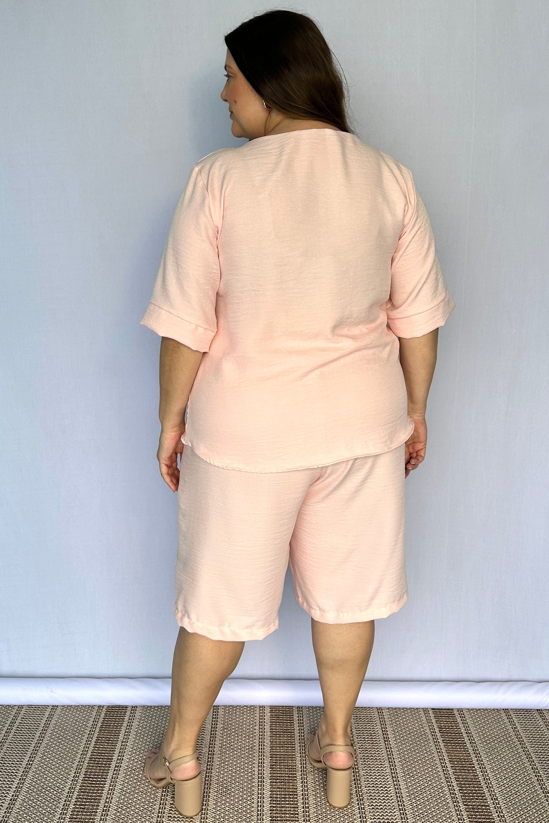 Conjunto Dulce –  Blusa Oversized e Bermuda com Bolsos em Linho Light