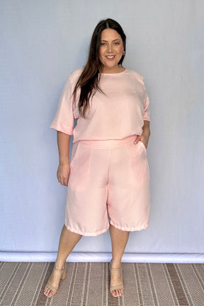 Conjunto Dulce –  Blusa Oversized e Bermuda com Bolsos em Linho Light