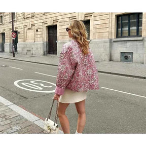 Jaqueta Matelassê Floral com Gola Redonda – Mist