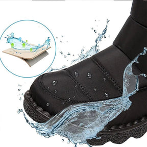 Bota Confortável Peluciada com Fechamento em Velcro - E-books + Frete Grátis