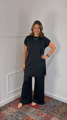 Conjunto Califórnia - Túnica Longa com Fenda Lateral e Calça Pantalona em Malha Confort