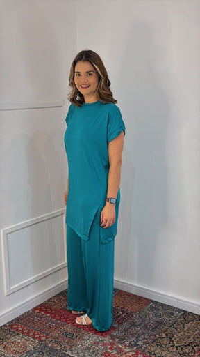 Conjunto Califórnia - Túnica Longa com Fenda Lateral e Calça Pantalona em Malha Confort